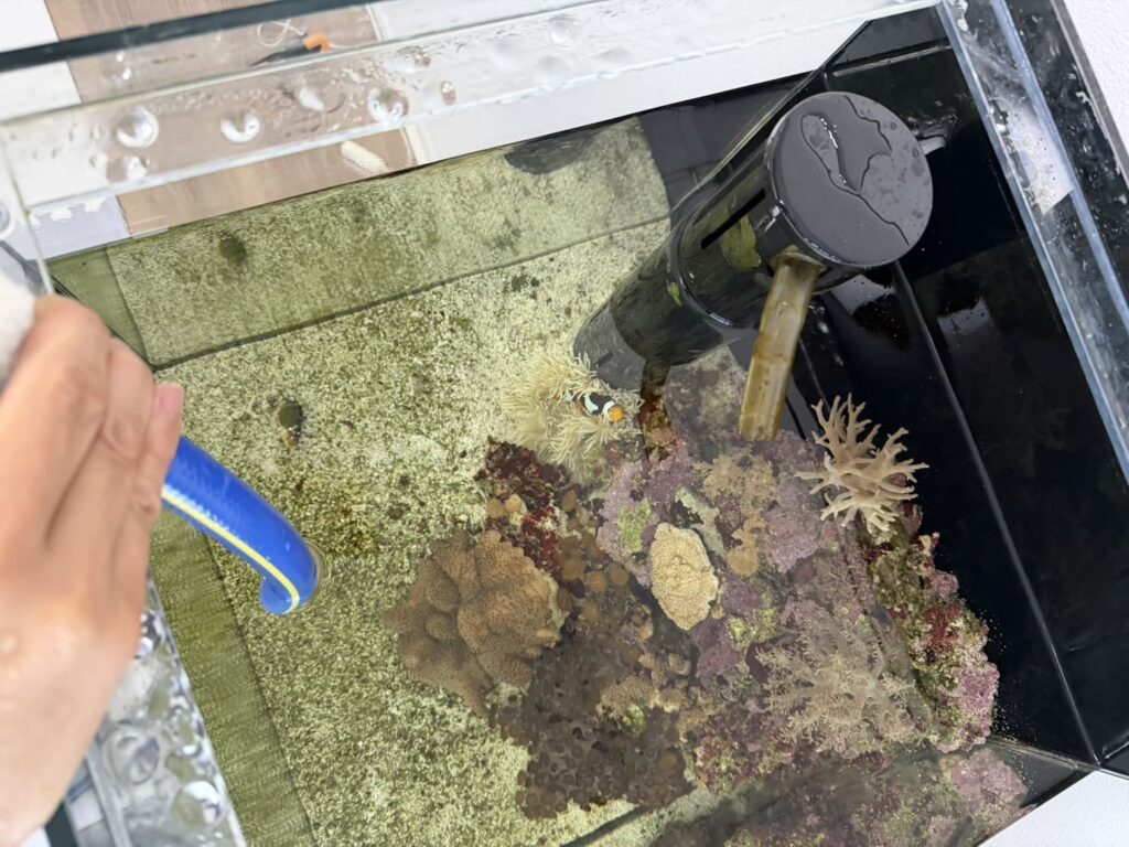 水槽水漏れトラブル 水抜き