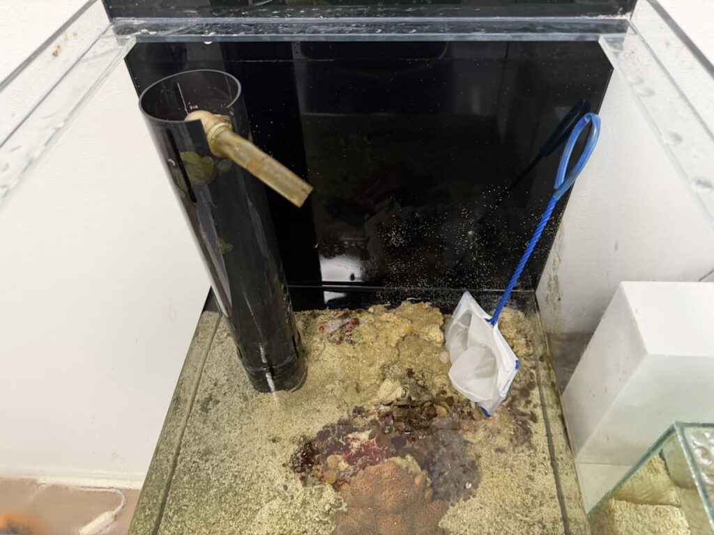 水槽水漏れトラブル  水抜き